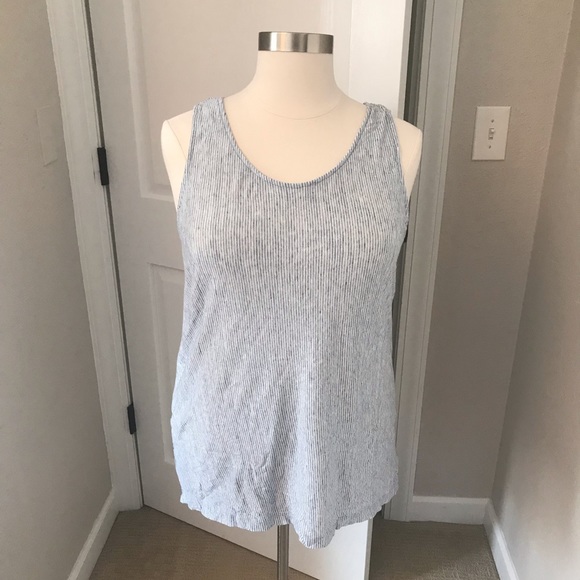 Kensie Tops - Sleeveless linen tank